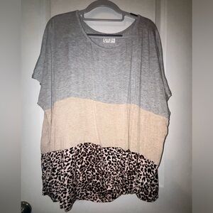 Maurice’s 24/7, size 1, tri-color tshirt plus size